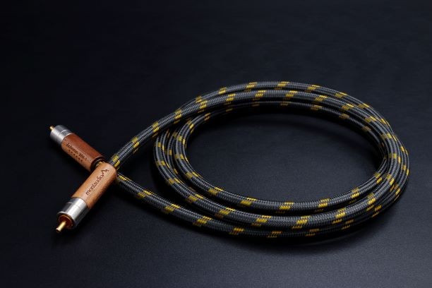 Montaudio Acheron WH-1 subwoofer/digital co-ax  cable 2 metres