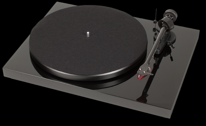 Project Debut Carbon Evo with Ortofon 2M red cartridge