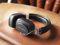 Bowers & Wilkins P7 wireless headphones