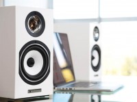 Triangle Esprit EZ Titus bookshelf speakers